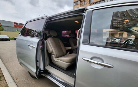 KIA Carnival III, 2018 год, 2 790 000 рублей, 7 фотография