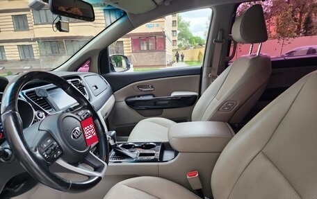 KIA Carnival III, 2018 год, 2 790 000 рублей, 8 фотография