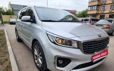 KIA Carnival III, 2018 год, 2 790 000 рублей, 3 фотография