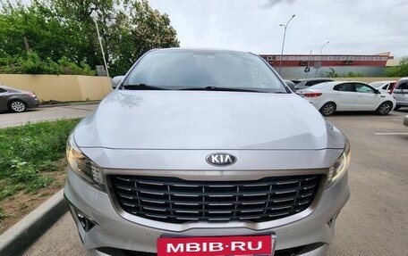 KIA Carnival III, 2018 год, 2 790 000 рублей, 2 фотография