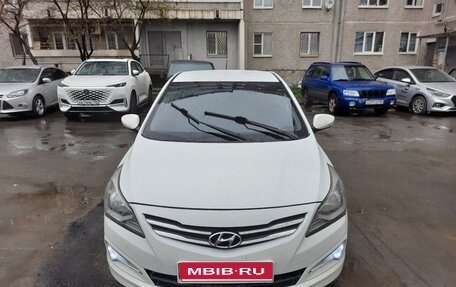 Hyundai Solaris II рестайлинг, 2015 год, 950 000 рублей, 1 фотография