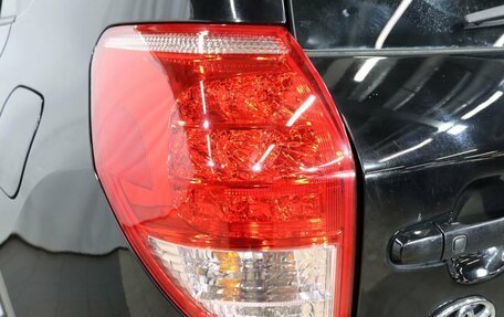 Toyota RAV4, 2005 год, 1 079 000 рублей, 24 фотография