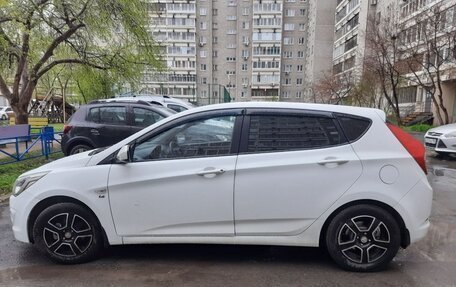 Hyundai Solaris II рестайлинг, 2015 год, 950 000 рублей, 3 фотография