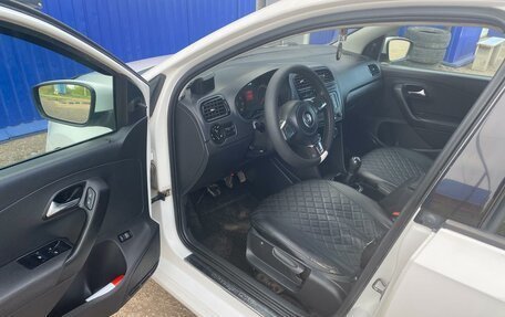 Volkswagen Polo VI (EU Market), 2012 год, 750 000 рублей, 2 фотография