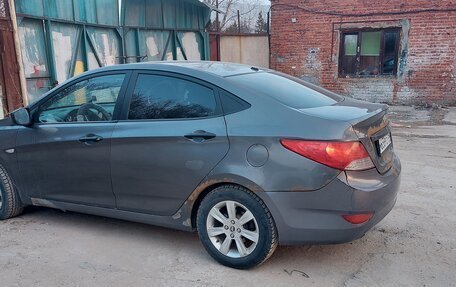 Hyundai Solaris II рестайлинг, 2011 год, 415 000 рублей, 4 фотография