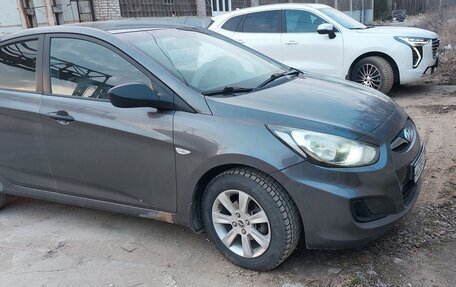 Hyundai Solaris II рестайлинг, 2011 год, 415 000 рублей, 3 фотография