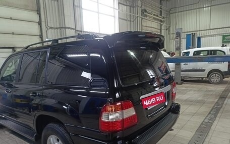 Toyota Land Cruiser 100 рестайлинг 2, 2007 год, 4 000 000 рублей, 3 фотография