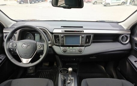 Toyota RAV4, 2017 год, 2 812 500 рублей, 14 фотография