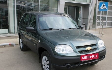 Chevrolet Niva I рестайлинг, 2017 год, 595 000 рублей, 3 фотография