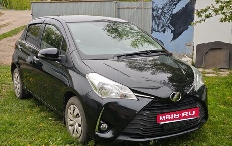Toyota Vitz, 2018 год, 1 100 000 рублей, 2 фотография