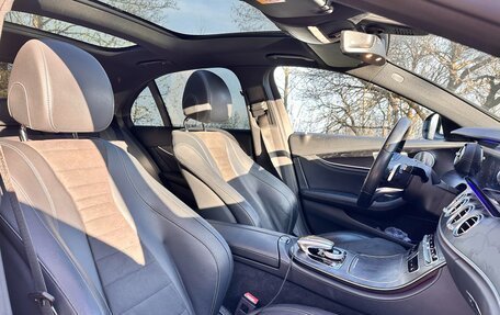 Mercedes-Benz E-Класс, 2019 год, 4 300 000 рублей, 8 фотография