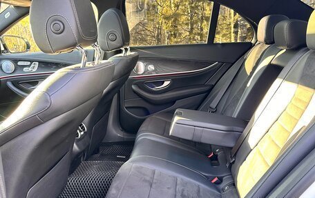 Mercedes-Benz E-Класс, 2019 год, 4 300 000 рублей, 10 фотография