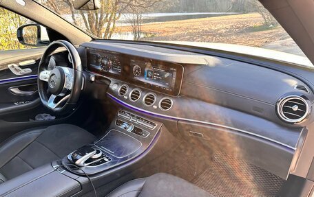 Mercedes-Benz E-Класс, 2019 год, 4 300 000 рублей, 7 фотография