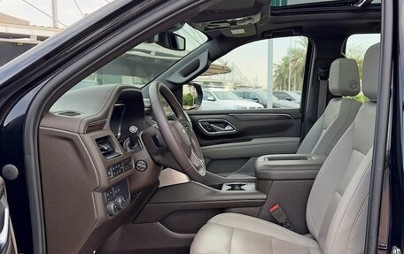 Chevrolet Suburban, 2022 год, 4 500 000 рублей, 6 фотография