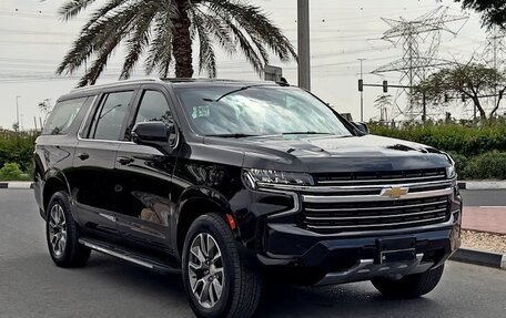 Chevrolet Suburban, 2022 год, 4 500 000 рублей, 3 фотография