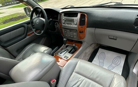Toyota Land Cruiser 100 рестайлинг 2, 2003 год, 1 990 000 рублей, 13 фотография