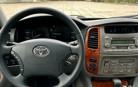 Toyota Land Cruiser 100 рестайлинг 2, 2003 год, 1 990 000 рублей, 14 фотография