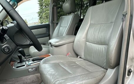 Toyota Land Cruiser 100 рестайлинг 2, 2003 год, 1 990 000 рублей, 17 фотография