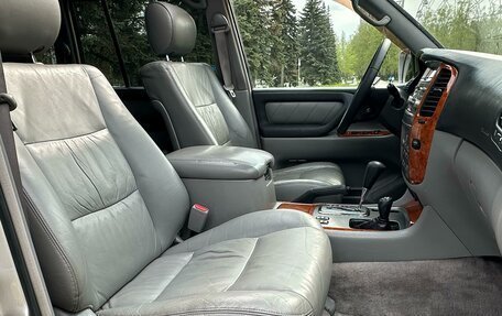 Toyota Land Cruiser 100 рестайлинг 2, 2003 год, 1 990 000 рублей, 18 фотография
