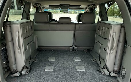 Toyota Land Cruiser 100 рестайлинг 2, 2003 год, 1 990 000 рублей, 21 фотография