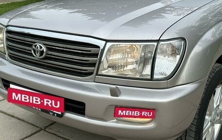 Toyota Land Cruiser 100 рестайлинг 2, 2003 год, 1 990 000 рублей, 8 фотография
