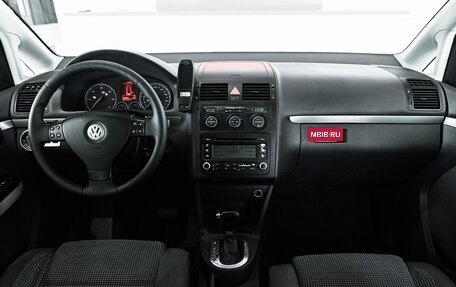 Volkswagen Touran III, 2005 год, 545 000 рублей, 10 фотография