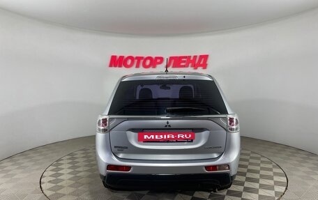 Mitsubishi Outlander III рестайлинг 3, 2014 год, 1 320 000 рублей, 5 фотография