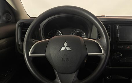 Mitsubishi Outlander III рестайлинг 3, 2014 год, 1 320 000 рублей, 16 фотография