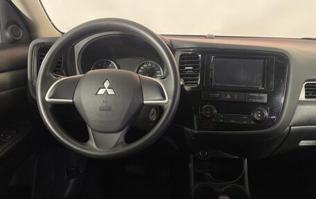Mitsubishi Outlander III рестайлинг 3, 2014 год, 1 320 000 рублей, 14 фотография