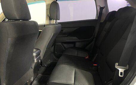 Mitsubishi Outlander III рестайлинг 3, 2014 год, 1 320 000 рублей, 23 фотография