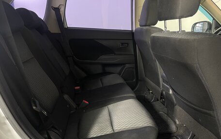 Mitsubishi Outlander III рестайлинг 3, 2014 год, 1 320 000 рублей, 24 фотография