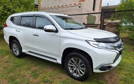Mitsubishi Pajero Sport III рестайлинг, 2017 год, 2 600 000 рублей, 6 фотография
