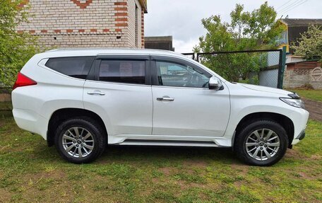 Mitsubishi Pajero Sport III рестайлинг, 2017 год, 2 600 000 рублей, 5 фотография