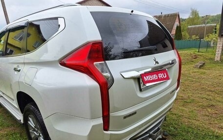 Mitsubishi Pajero Sport III рестайлинг, 2017 год, 2 600 000 рублей, 4 фотография