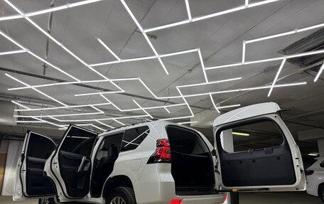 Toyota Land Cruiser Prado 150 рестайлинг 2, 2019 год, 4 800 000 рублей, 15 фотография
