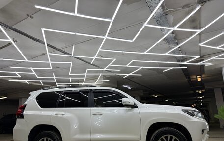 Toyota Land Cruiser Prado 150 рестайлинг 2, 2019 год, 4 800 000 рублей, 7 фотография
