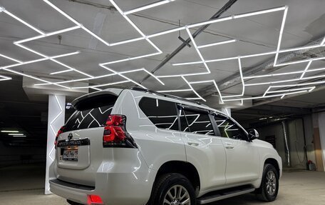 Toyota Land Cruiser Prado 150 рестайлинг 2, 2019 год, 4 800 000 рублей, 8 фотография