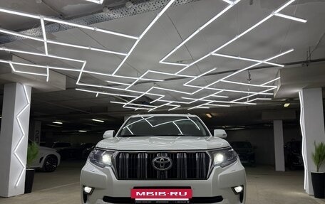 Toyota Land Cruiser Prado 150 рестайлинг 2, 2019 год, 4 800 000 рублей, 5 фотография