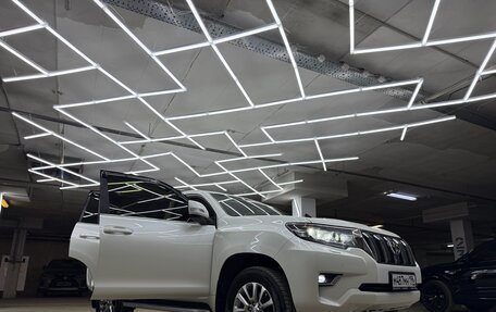 Toyota Land Cruiser Prado 150 рестайлинг 2, 2019 год, 4 800 000 рублей, 14 фотография
