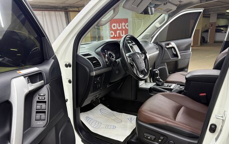 Toyota Land Cruiser Prado 150 рестайлинг 2, 2019 год, 4 800 000 рублей, 16 фотография