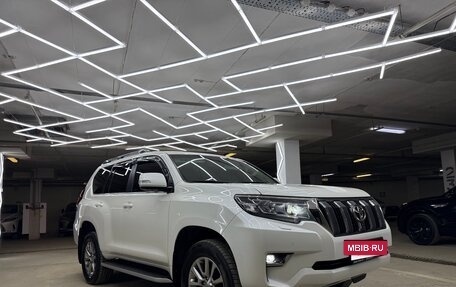 Toyota Land Cruiser Prado 150 рестайлинг 2, 2019 год, 4 800 000 рублей, 6 фотография
