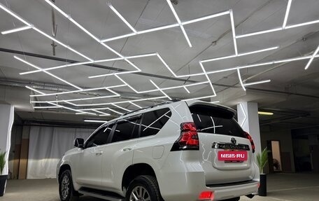 Toyota Land Cruiser Prado 150 рестайлинг 2, 2019 год, 4 800 000 рублей, 10 фотография