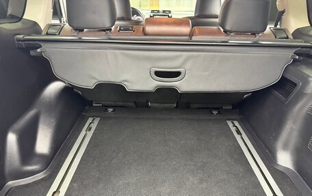 Toyota Land Cruiser Prado 150 рестайлинг 2, 2019 год, 4 800 000 рублей, 27 фотография