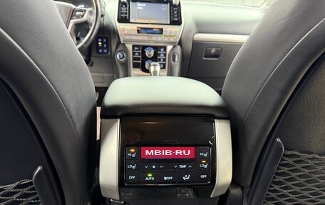 Toyota Land Cruiser Prado 150 рестайлинг 2, 2019 год, 4 800 000 рублей, 25 фотография