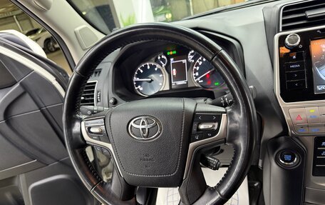 Toyota Land Cruiser Prado 150 рестайлинг 2, 2019 год, 4 800 000 рублей, 35 фотография