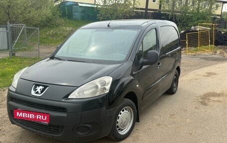 Peugeot Partner II рестайлинг 2, 2011 год, 420 000 рублей, 2 фотография