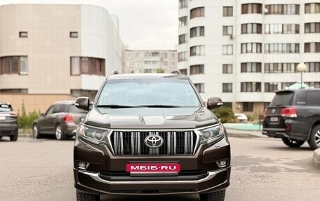 Toyota Land Cruiser Prado 150 рестайлинг 2, 2018 год, 4 740 000 рублей, 2 фотография