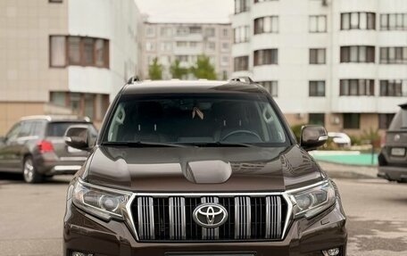 Toyota Land Cruiser Prado 150 рестайлинг 2, 2018 год, 4 740 000 рублей, 13 фотография