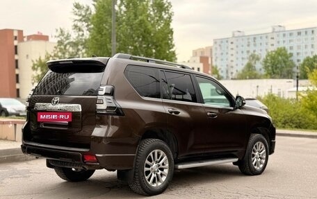 Toyota Land Cruiser Prado 150 рестайлинг 2, 2018 год, 4 740 000 рублей, 8 фотография