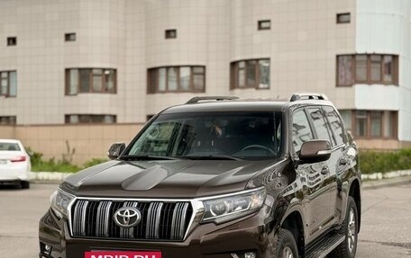 Toyota Land Cruiser Prado 150 рестайлинг 2, 2018 год, 4 740 000 рублей, 16 фотография